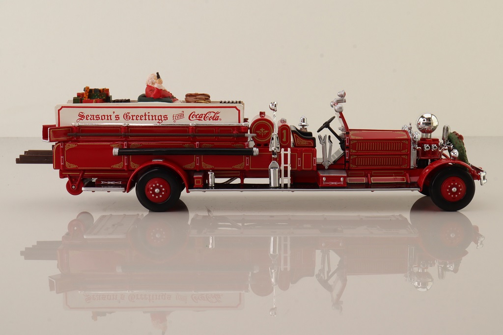 Matchbox Collectibles YYM35193; 1930 Ahrens-Fox Quad; The Coca Cola Holiday Fire Engine